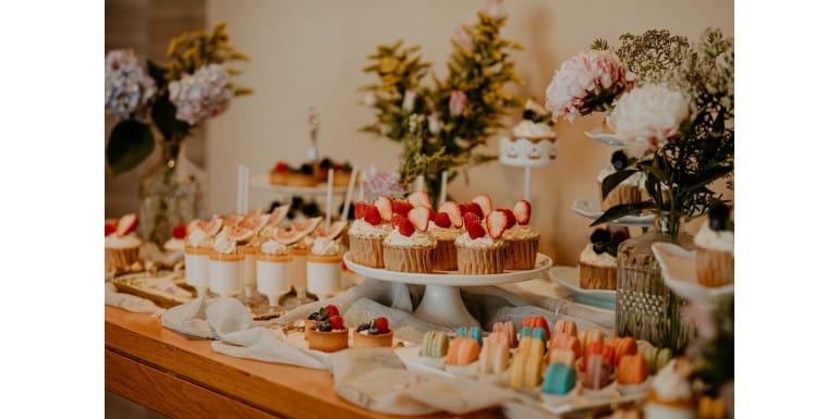 Idei de amenajare candy bar – Indulceste invitatii intr-un mod stilat
