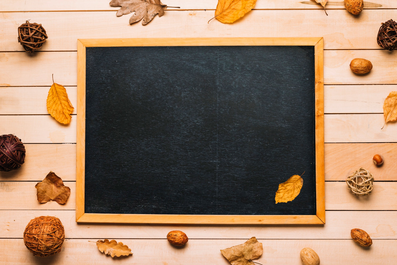 Idei creative de decoratiuni de toamna pentru scoala  