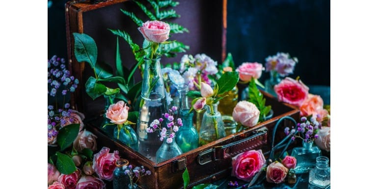 Cum decorăm casa cu flori artificiale?