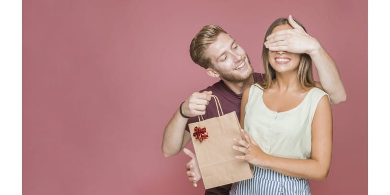 Idei de cadouri inspirate pentru femei