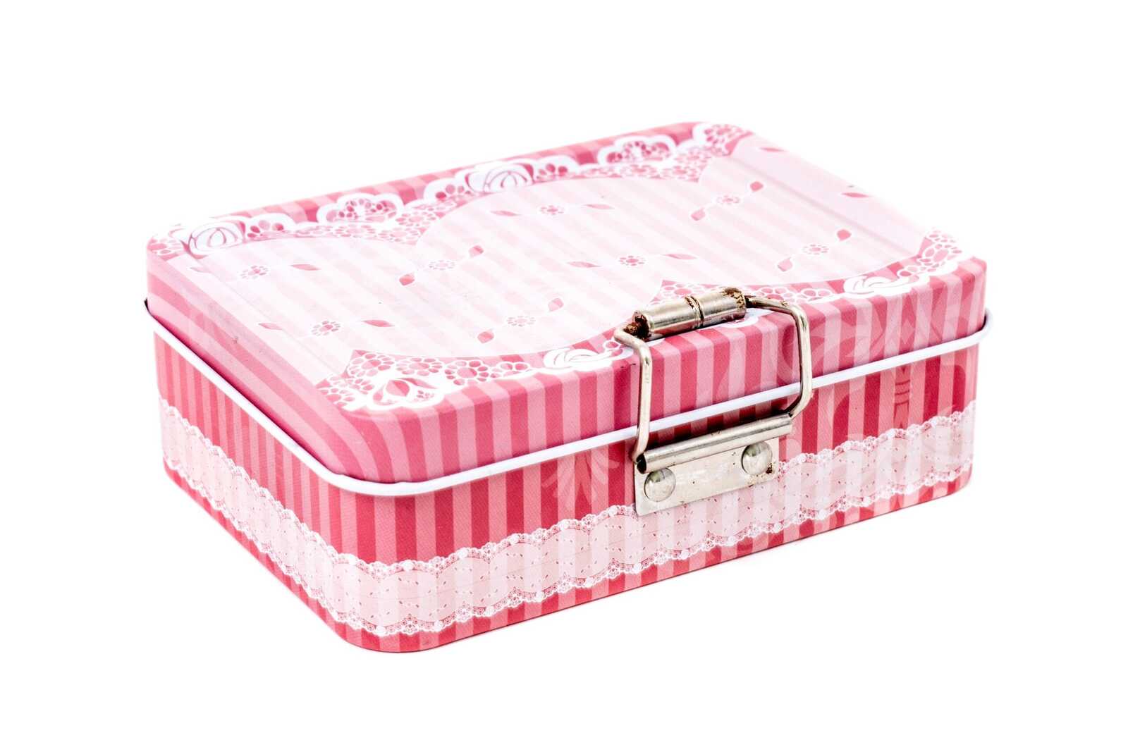 cutie-metal-sertar-model-dantela