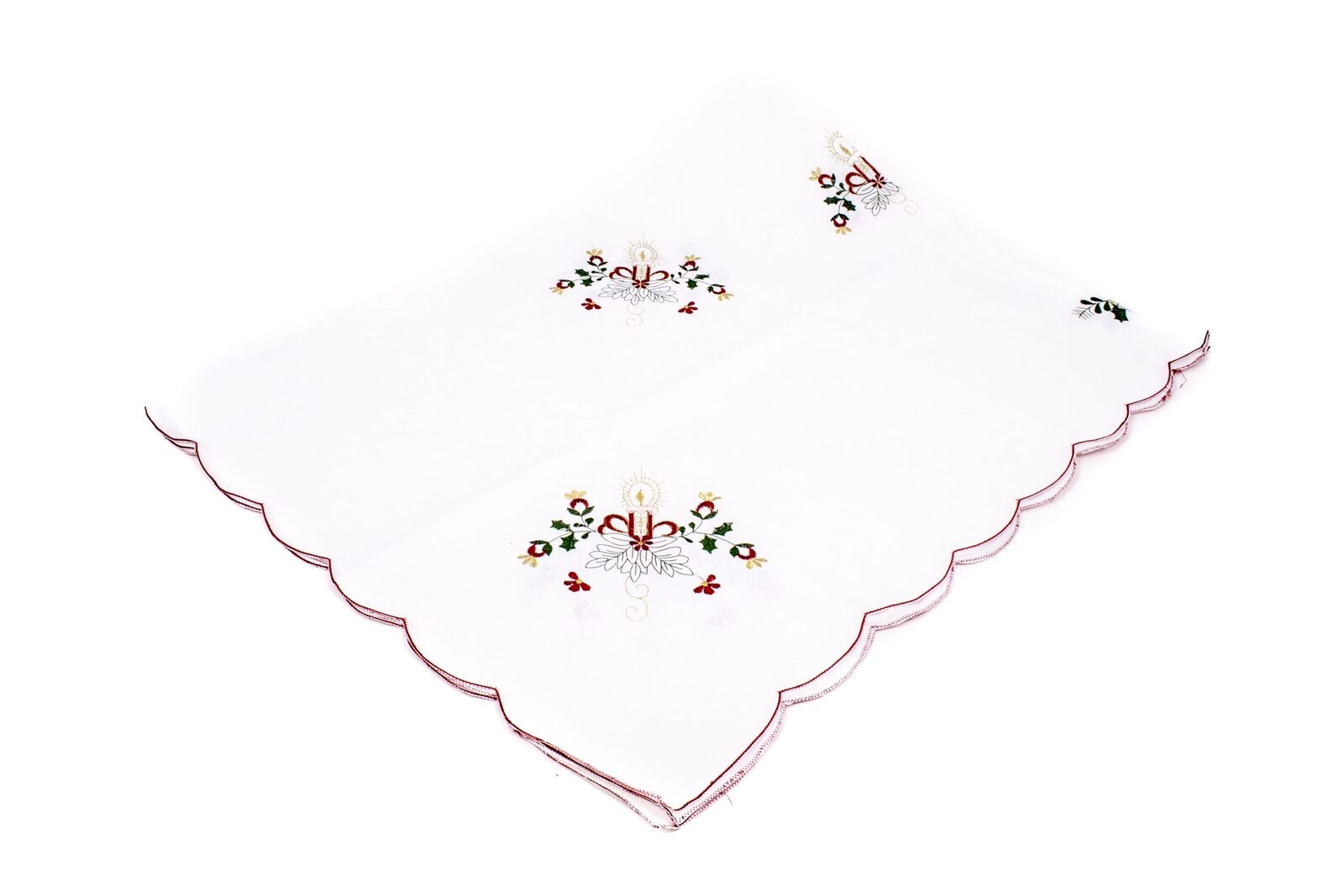 fata-de-masa-crem-cu-lumanare