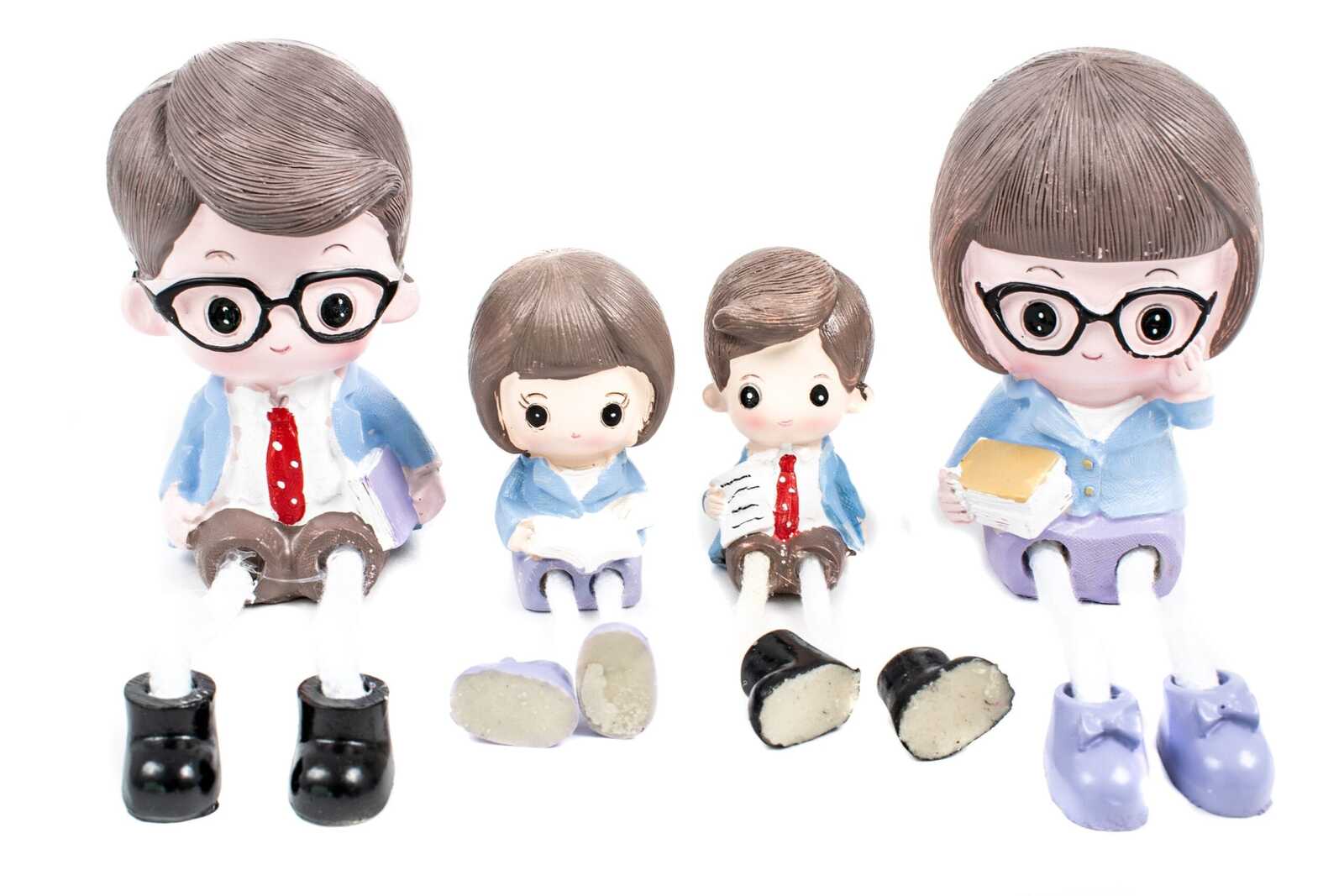 figurine-din-rasina-familie-scolari-4set