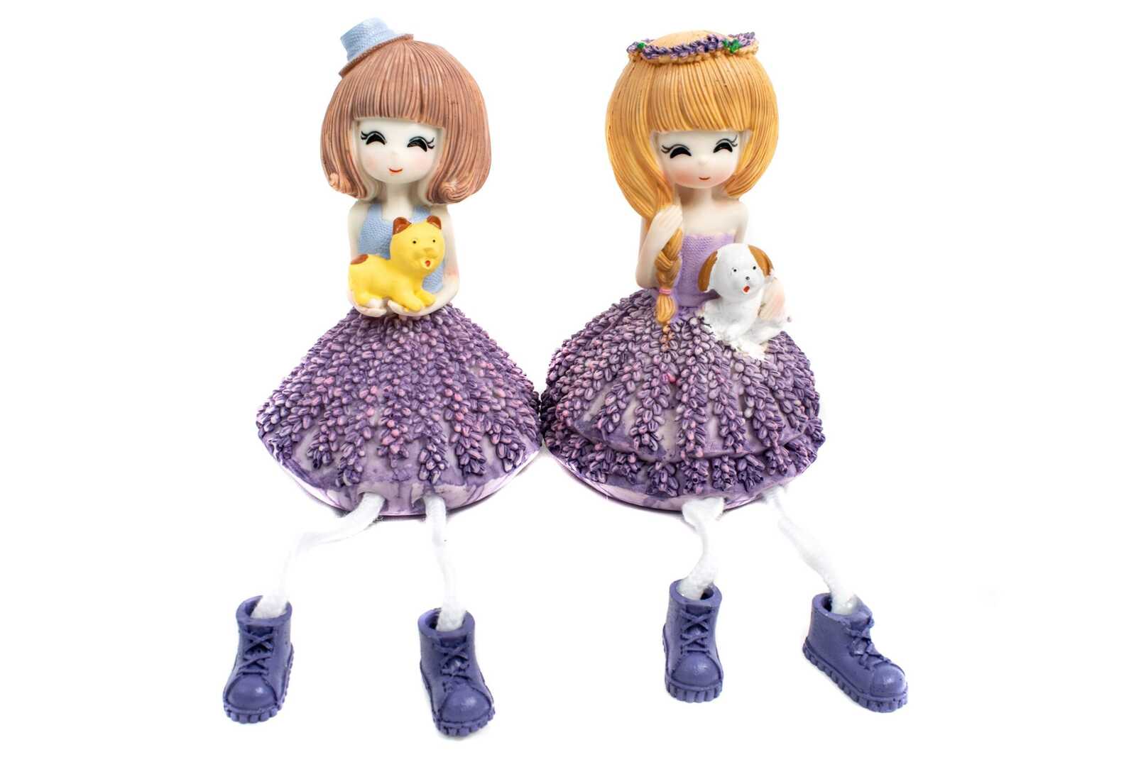 figurine-din-rasina-fata-fusta-lavanda-si-catel-2set