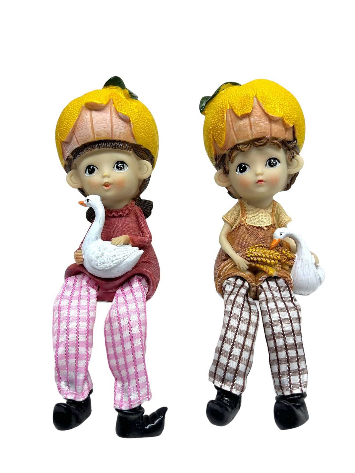 figurine-din-rasina-copii-cu-gasca-palarie-lamaie-2set