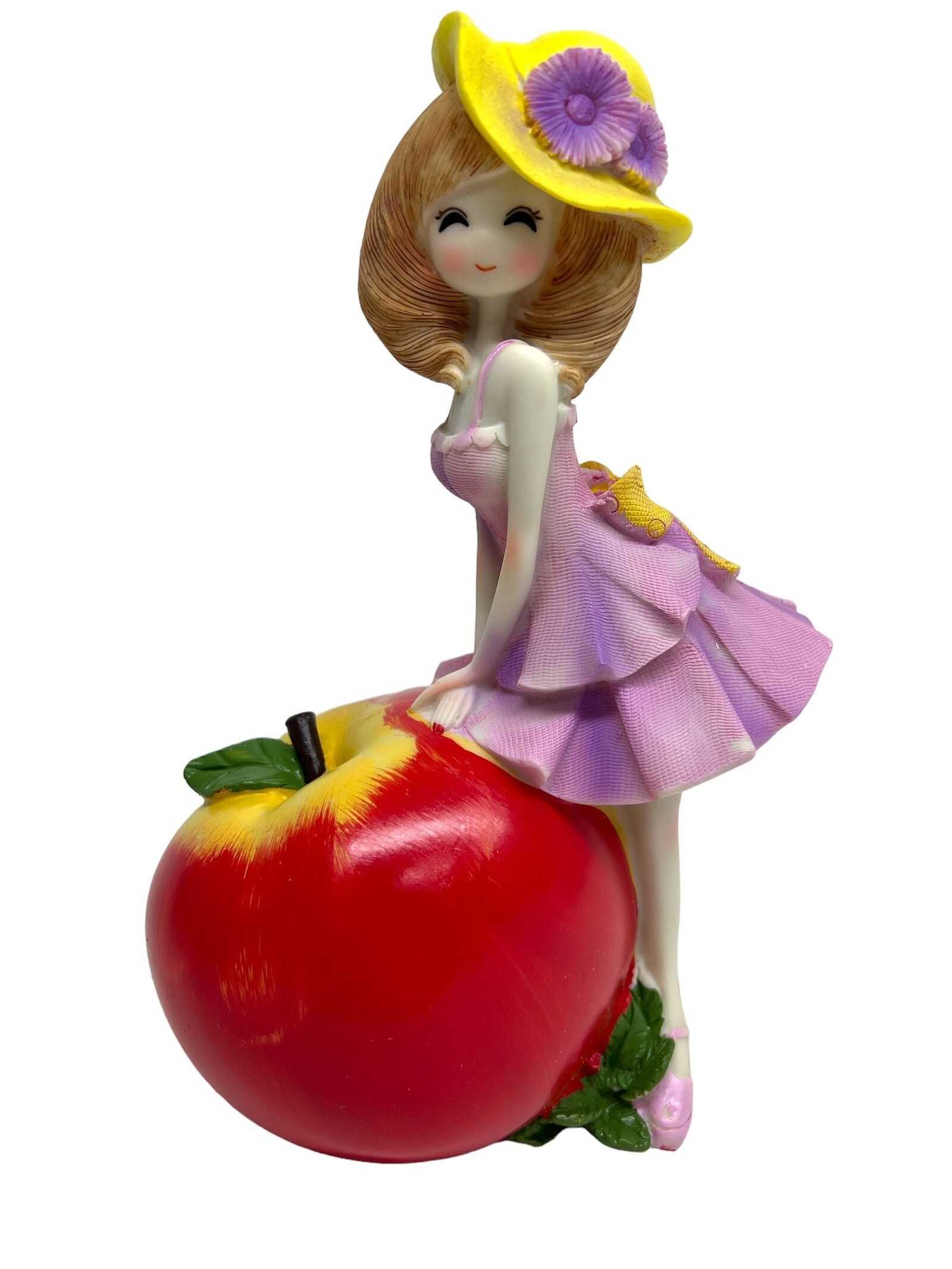 pusculita-din-rasina-fata-langa-un-mar-mare