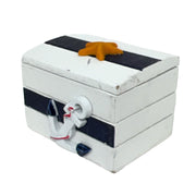 casete-din-lemn-alb-cu-dungi-bluemarin