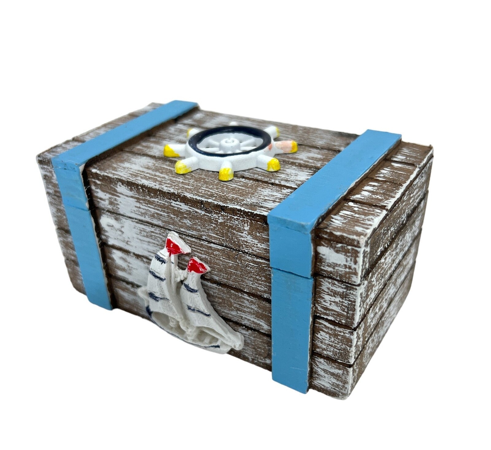 casete-din-lemn-marina-cu-barcute